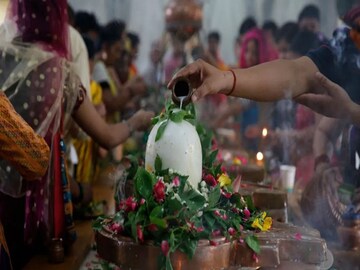 মহাশিবরাত্রির পুজোর সময় কতক্ষণ? শাস্ত্রমত জানুন, এমন শুভদিন বার বার আসে না!