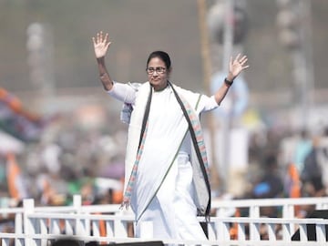 শিলিগুড়িতেই রাজবংশী, নমঃশূদ্রদের নিয়ে বৈঠক মমতার