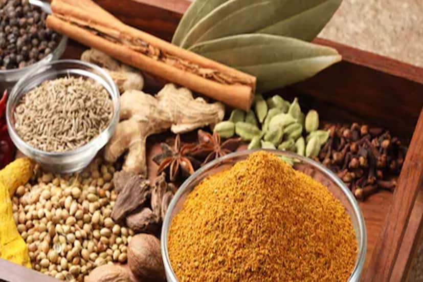 মশলা: সাধারণত হ্যান্ড লাগেজে মশলা রাখা যায় না। তবে চেক ইন লাগেজে নেওয়ার অনুমতি দেওয়া হয়েছে। Representative Image