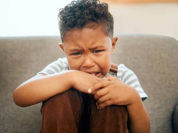 কথায় কথায় কান্নাকাটি, জেদ বাচ্চার! কী ভাবে তাকে শান্ত রাখবেন, রইল মোক্ষম টিপস কথায় কথায় কান্নাকাটি, জেদ বাচ্চার! কী ভাবে তাকে শান্ত রাখবেন, রইল মোক্ষম টিপস