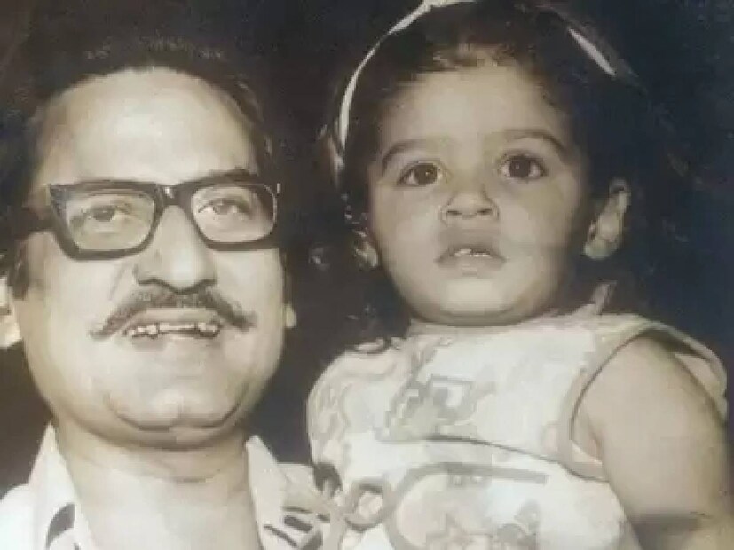 সেই অভিনেত্রীর ঝুলিতে অগুনতি পুরস্কার। হিট ছবির সংখ্যাও কিছু কম নয়। বড় পর্দার পর ওটিটি দিয়ে বিনোদন জগতে ফিরেছেন তিনি। ফের অভিনয় দক্ষতা দিয়ে মন জয় করেছেন সকলের।