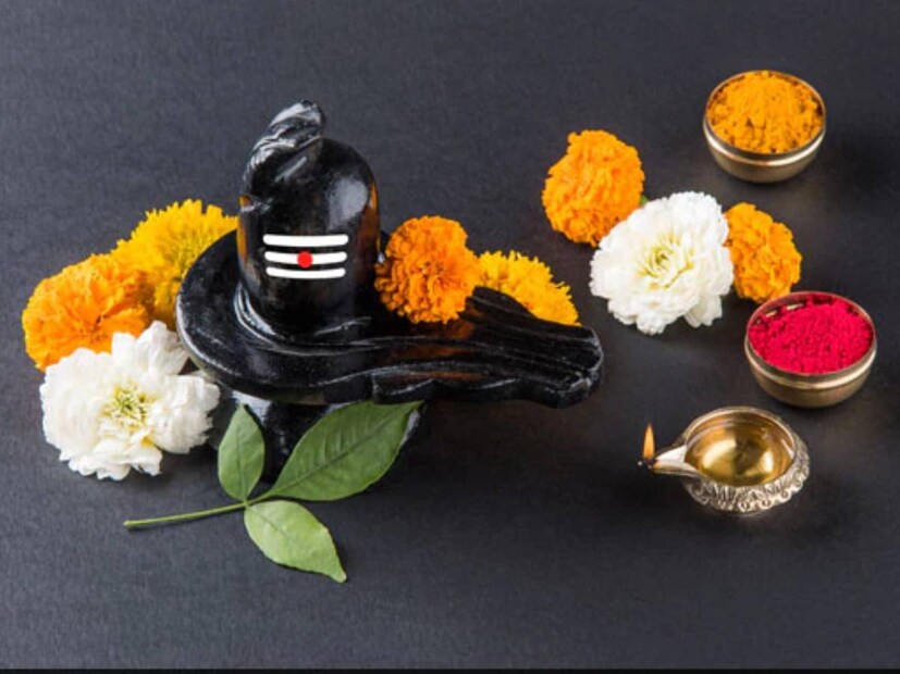 চৈত্র শিবরাত্রির দিনে পঞ্চক ও ভাদ্রও রয়েছে। তিরুপতির জ্যোতিষী ডক্টর কৃষ্ণ কুমার ভার্গবের কাছ থেকে জেনে নিন চৈত্র শিবরাত্রি কখন? চৈত্র শিবরাত্রির পূজার শুভ সময় ও শুভ যোগ কি কি?