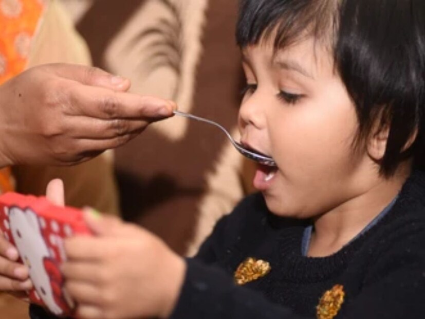 ৩- যতটা সম্ভব মিষ্টি এবং চকলেট খেতে দিন বাচ্চাদের।৪- শিশুদের আঙুল চোষা বা আঙুল চিবানোর মতো অভ্যাস করা থেকে বিরত রাখুন।