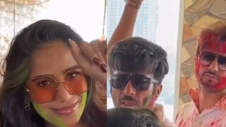 হোলির পার্টিতে পুনম পাণ্ডে