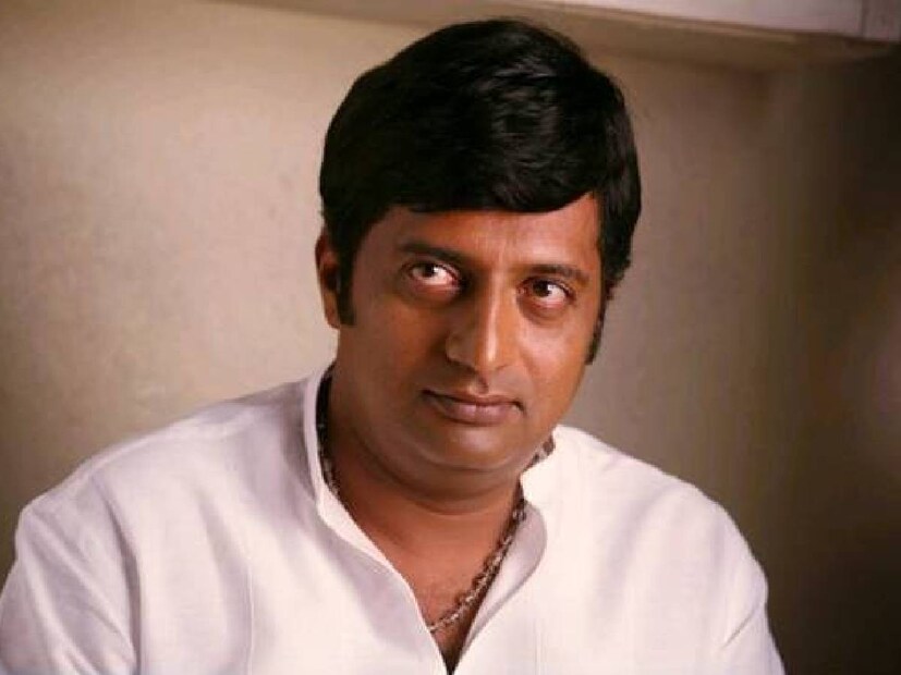 পেশাদার জীবন যতটাই উজ্জ্বল, ব্যক্তিগত জীবনে ততটাই যন্ত্রণা সহ্য করতে হয়েছে তাঁকে। আর আজ সেই গল্পই বলা হল এখানে। মধ্যবিত্ত পরিবারে জন্ম নিয়ে স্ট্রাগল করে ৪০০টিরও বেশি ছবিতে অভিনয় করেছেন তিনি।‘