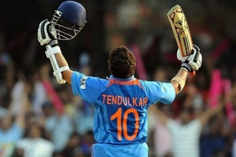 ভারতীয় দলের ১০ নম্বর জার্সি বলতে একটা নামই সকলের সবার প্রথম মনে আসে। তিনি 'ক্রিকেট ঈশ্বর' সচিন তেন্ডুলকর। ভারতীয় দলের ১০ নম্বর জার্সি বলতে একটা নামই সকলের সবার প্রথম মনে আসে। তিনি 'ক্রিকেট ঈশ্বর' সচিন তেন্ডুলকর।
