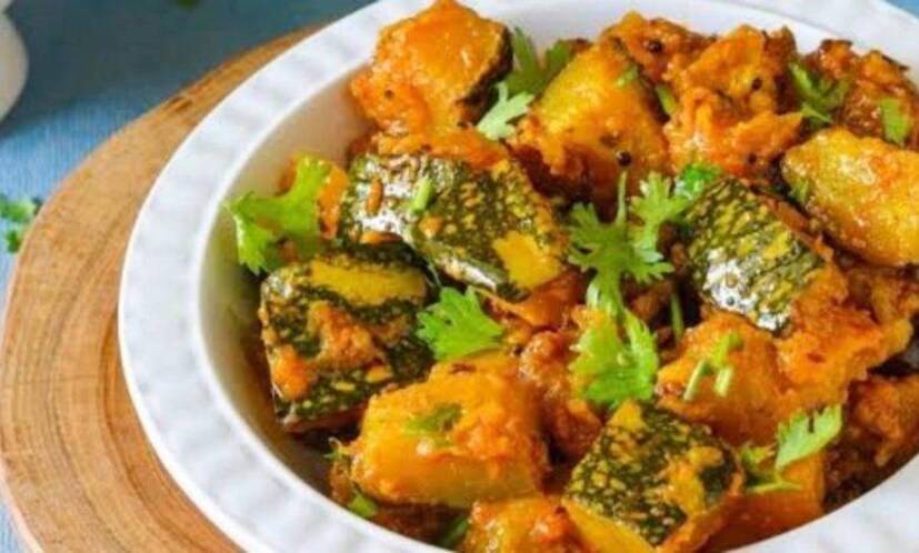 কুমড়ো ভিটামিন ই-র খুব ভাল উৎস যা শরীরের রোগ প্রতিরোধ ক্ষমতা বাড়ায়। থাকে ভিটামিন এ যা দৃষ্টিশক্তি ভাল করে। থাকে প্রচুর পরিমাণে অ্যান্টিঅক্সিড্যান্ট যা শরীর থেকে টক্সিন বার করে, ত্বক ভাল রাখে।