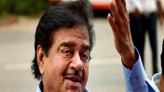 শত্রুঘ্নর বড় ঘোষণা