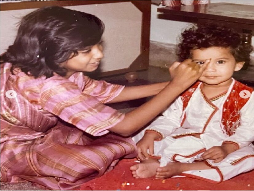 সেই গায়িকা নিজের ফ্যামিলি লাইফ নিয়েও খুবই গর্বিত৷ নিজের ভাইয়ের সঙ্গে নিজের ছোটবেলার ছবি সোশ্যাল মিডিয়ায় পোস্ট করেছিলেন ভাইফোঁটার দিনে৷