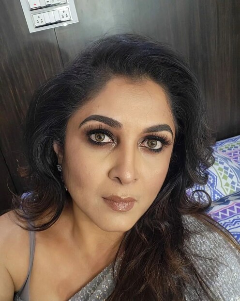 ফলে গর্ভপাতের সিদ্ধান্ত নেন রাম্যা৷ তার জন্যই কে এস রবিকুমারের থেকে ৭৫ লক্ষ টাকা চেয়ে নেন অভিনেত্রী৷ 