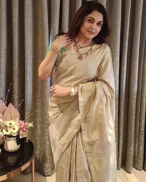এমনকী বলিউডেও পা রেখেছেন রাম্যা৷ যশ চোপড়রা পরম্পরা ছবিতে কাজ করেন তিনি৷ এরপর সুভাষ ঘাইয়ের খলনায়ক, মহেশ ভাটের চাহাত ছবি এবং ডেভিড ধাওয়ানেক বনারসি বাবু, বড়ে মিঞা ছোটে মিঞা-তে অভিনয় করেছেন রাম্যা কৃষ্ণন৷ 