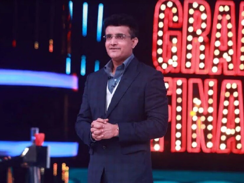 সৌরভ বলেছেন, ফ্র্যাঞ্চাইজি ওকে ক্যাপ্টেন হিসেবে বেছে নিয়েছে। এথে পান্ডিয়ার কিছু করার নেই। ওকে এভাবে করাটা ঠিক হচ্ছে না।