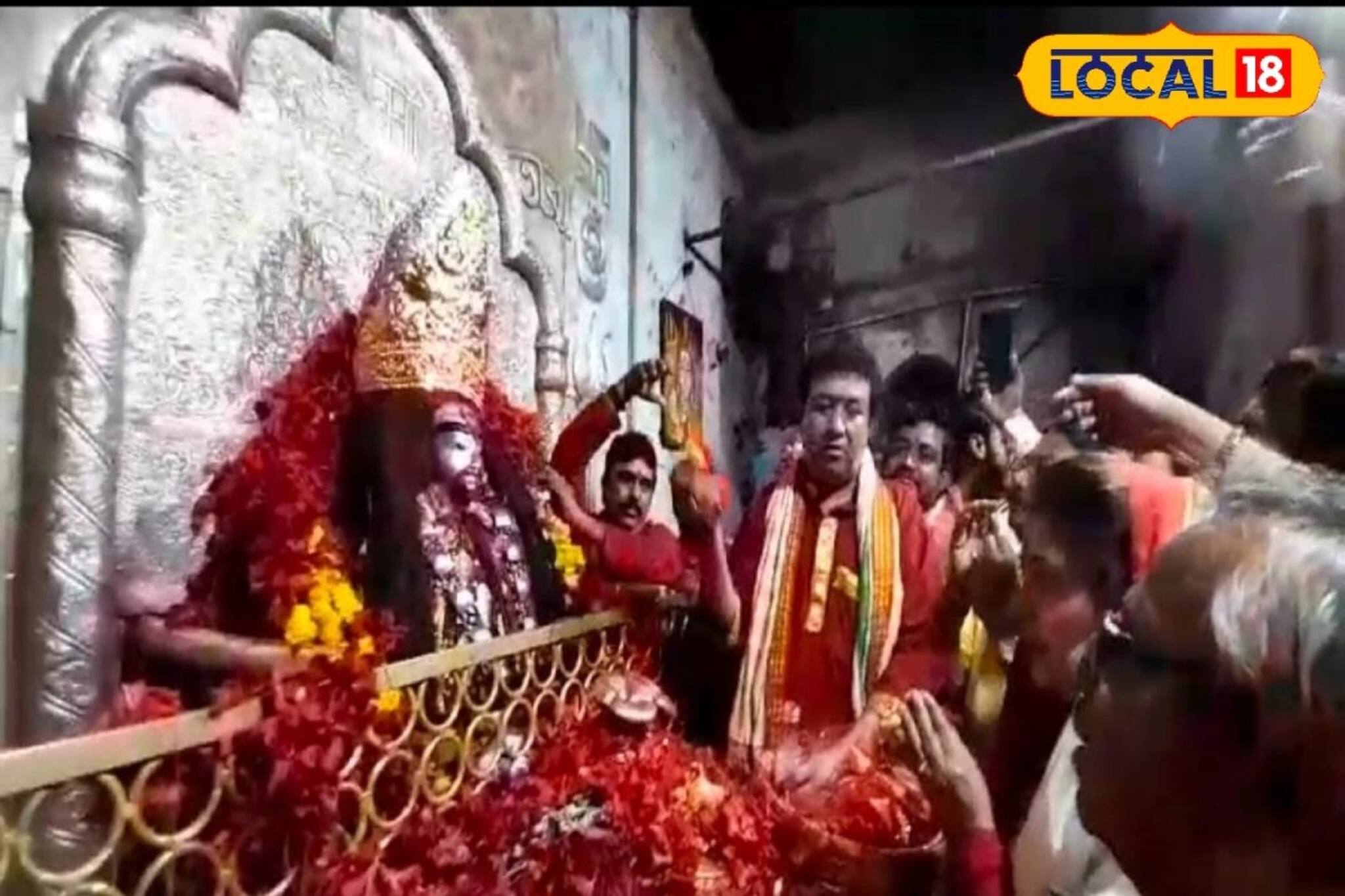 লোকসভা নির্বাচন ঘোষণার আগে মা তারার মন্দিরে পুজো দিলেন শতাব্দী