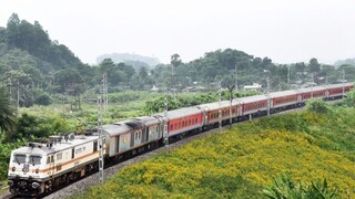 ‘হোলি স্পেশাল’ ট্রেন চালাবে পূর্ব রেল! কোন রুটে চলবে? বাড়ি থেকে বেরোনোর আগে অবশ‍্যই জানুন
