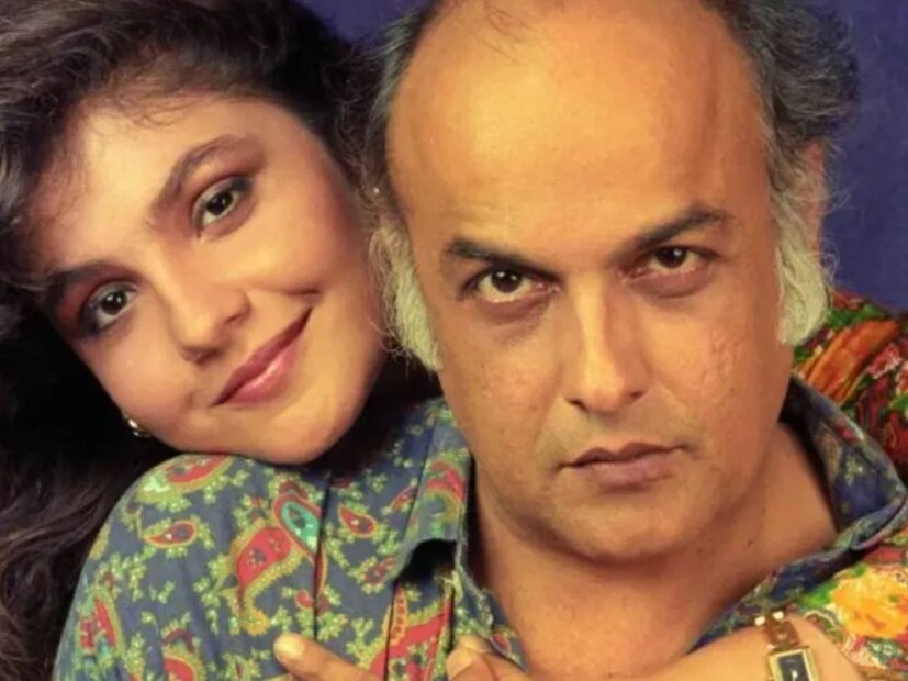 পরিচালক বাবা মহেশের হাত ধরেই অভিনয় জগতে পা রাখেন পূজা। বাবার সঙ্গে একাধিক ছবিতে কাজ করেছেন পূজা। তবে ভক্তদের দৃষ্টি আকর্ষণ তাঁদের সম্পর্কের সমীকরণ। 