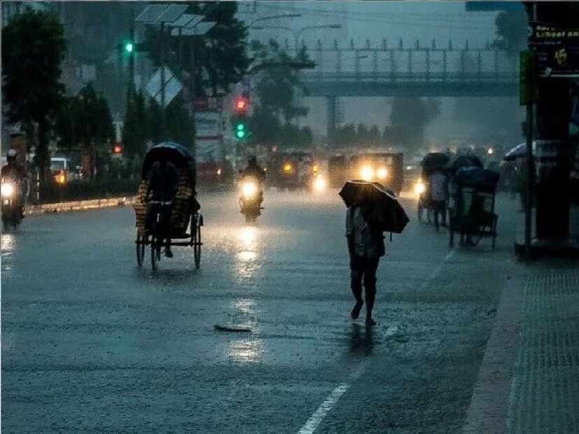 IMD Rain Alert: *এছাড়াও কলকাতা, ঝাড়গ্রাম, হাওড়া, হুগলি, পূর্ব বর্ধমান, নদীয়া ও বাঁকুড়াতে বজ্রবিদ্যুৎ-সহ হালকা মাঝারি বৃষ্টির সম্ভাবনা রয়েছে।