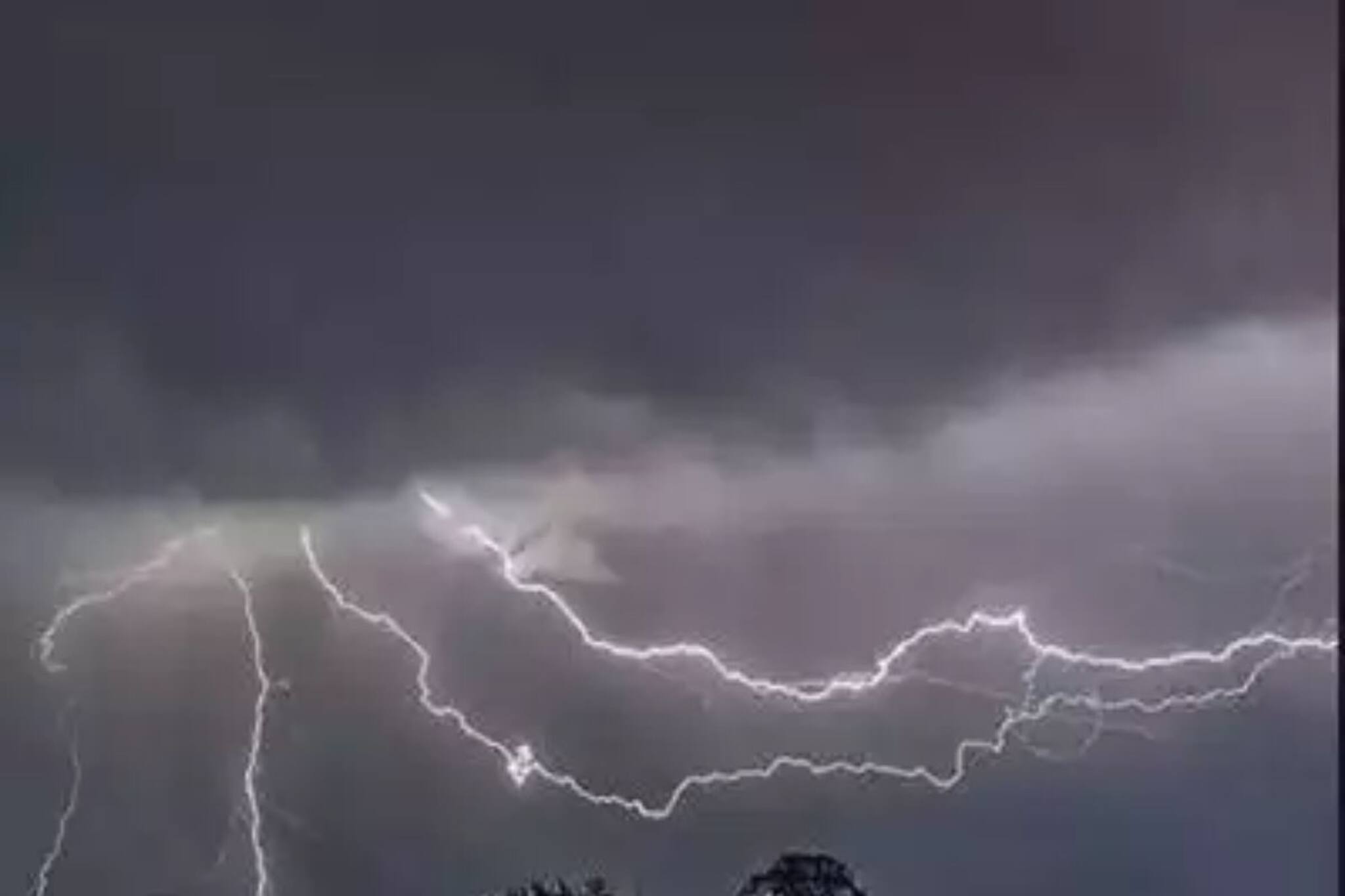 আর মাত্র দু’ঘণ্টা! বাংলার তিন জেলায় ধেয়ে আসছে বৃষ্টি!