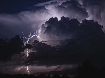 হোলিতে দিঘা যাওয়ার প্ল্যান? ফুঁসছে ঘূর্ণাবর্ত! বজ্রবিদ্যুৎ-সহ ঝড়বৃষ্টির তাণ্ডব হোলিতে দিঘা যাওয়ার প্ল্যান? ফুঁসছে ঘূর্ণাবর্ত! বজ্রবিদ্যুৎ-সহ ঝড়বৃষ্টির তাণ্ডব