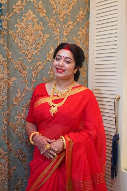 হানিমুন থেকে বাড়িতে ফিরেই আচমকা ঘটল বিপত্তি৷ যার কারণে ছুটে আসতে হয়েছে শ্রীময়ীর মাকেও৷ 