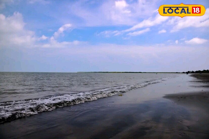 এখানে ঢেউয়ের গর্জন বেশি। ভাঁটার সময় জল অনেকটা পিছিয়ে যায় এখানৈ। সেজন্য এখানে আসার আগে গ্রামের লোকের থেকে জোয়ার ভাটার সময় না জেনে নিলে বিপদে পড়তে পারেন আপনি।