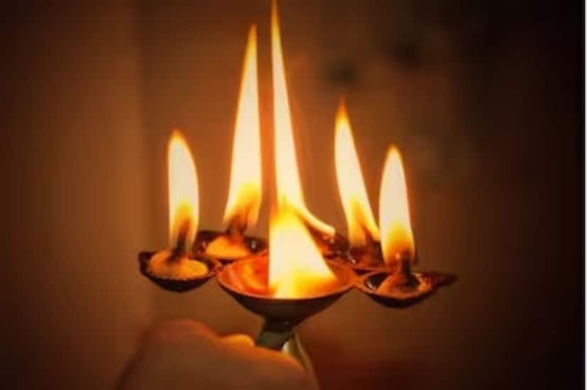 ফাল্গুনী অমাবস্যা তিথি থাকবে ১০ মার্চ, রবিবার দুপুর ২.২৯ মিনিট পর্যন্ত।