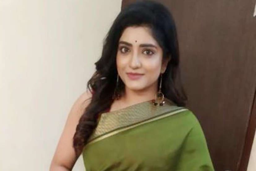 এর আগে পিলু ধারাবাহিকে অভিনয় করেন মানসী। নিজের মুখেই অভিনেত্রী স্বীকার করেন, তাঁকে সব সময় খলনায়িকার চরিত্রই দেওয়া হয়।