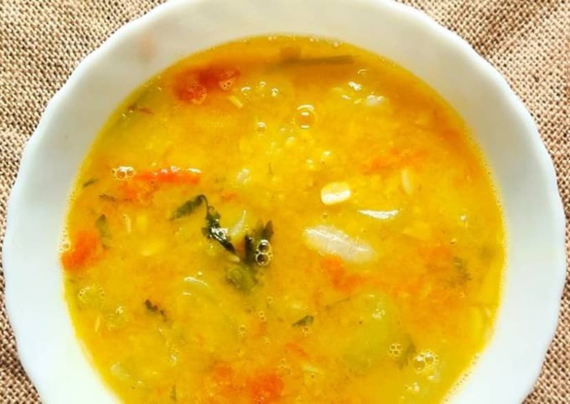 ডালের যাই স্বাদ হোক না কেন, ডাল রান্নার সবচেয়ে জরুরি হল কী জল ডাল রান্নায় ব‍্যবহার করা হচ্ছে। ঠান্ডা জল শুধু স্বাদ কম করে তা নয় কিন্তু গুণমানও কমিয়ে দেয় ডালের। 