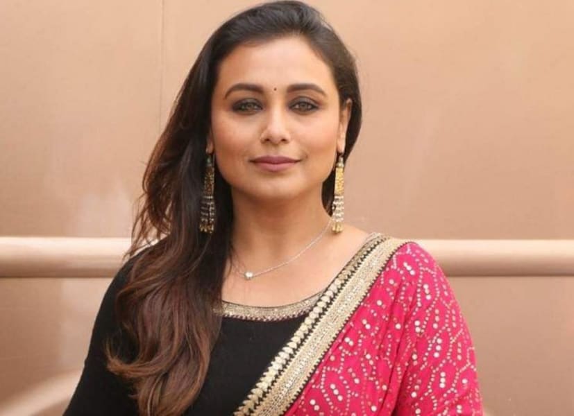 রানি মুখোপাধ‍্যায় সেবার গিয়েছিলেন দাদাগিরিতে। সৌরভ সঞ্চালক। দুই বাঙালির কথোপথনে শো জমে উঠেছিল। আচমকা রানি এমন এক আবদার করলেন সৌরভের কাছে, দাদা তো একেবারে লজ্জায় লাল।