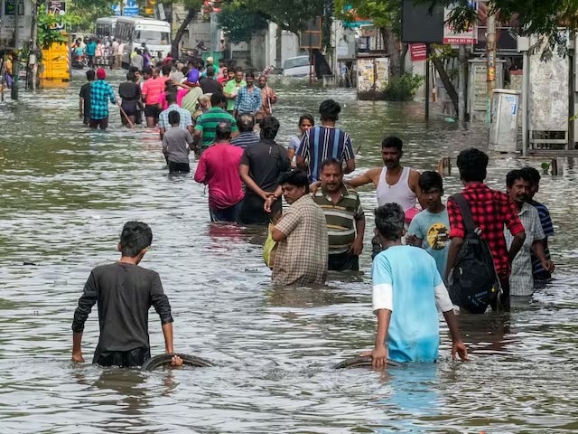 আবহবিদরা এ বার ভারতের বর্ষাকে দু’ভাগে ভাগ করেছেন। এপ্রিল থেকে জুন এবং জুলাই থেকে সেপ্টেম্বর। 