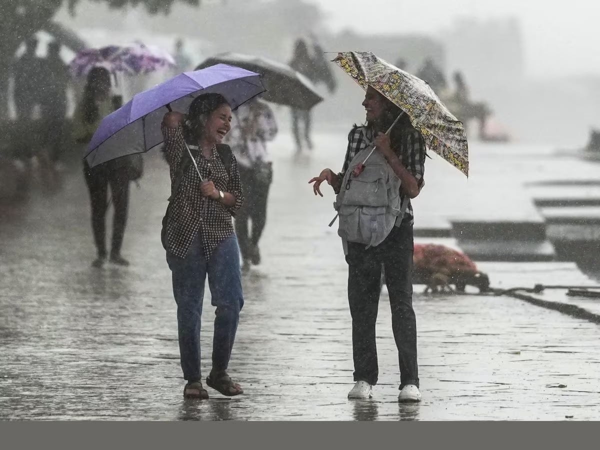 লা নিনার প্রভাবে অতিরিক্ত বৃষ্টিপাত হবে পূর্ব আফ্রিকা, ভারত, ইন্দোনেশিয়া, দক্ষিণ অস্ট্রেলিয়া এবং দক্ষিণ প্রশান্ত মহাসাগরীয় অঞ্চলে। 