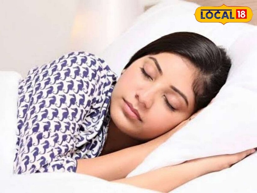 এই এসি বিছানার চাদরের ওজন মাত্র ২ কেজি, তাই এটি সহজেই ভাঁজ করে যে কোনও জায়গায় নেওয়া যায়। এটিতে একটি টাইমারও রয়েছে, যা আপনি আপনার সুবিধা অনুযায়ী ঠান্ডা করার জন্য সেট করতে পারেন।