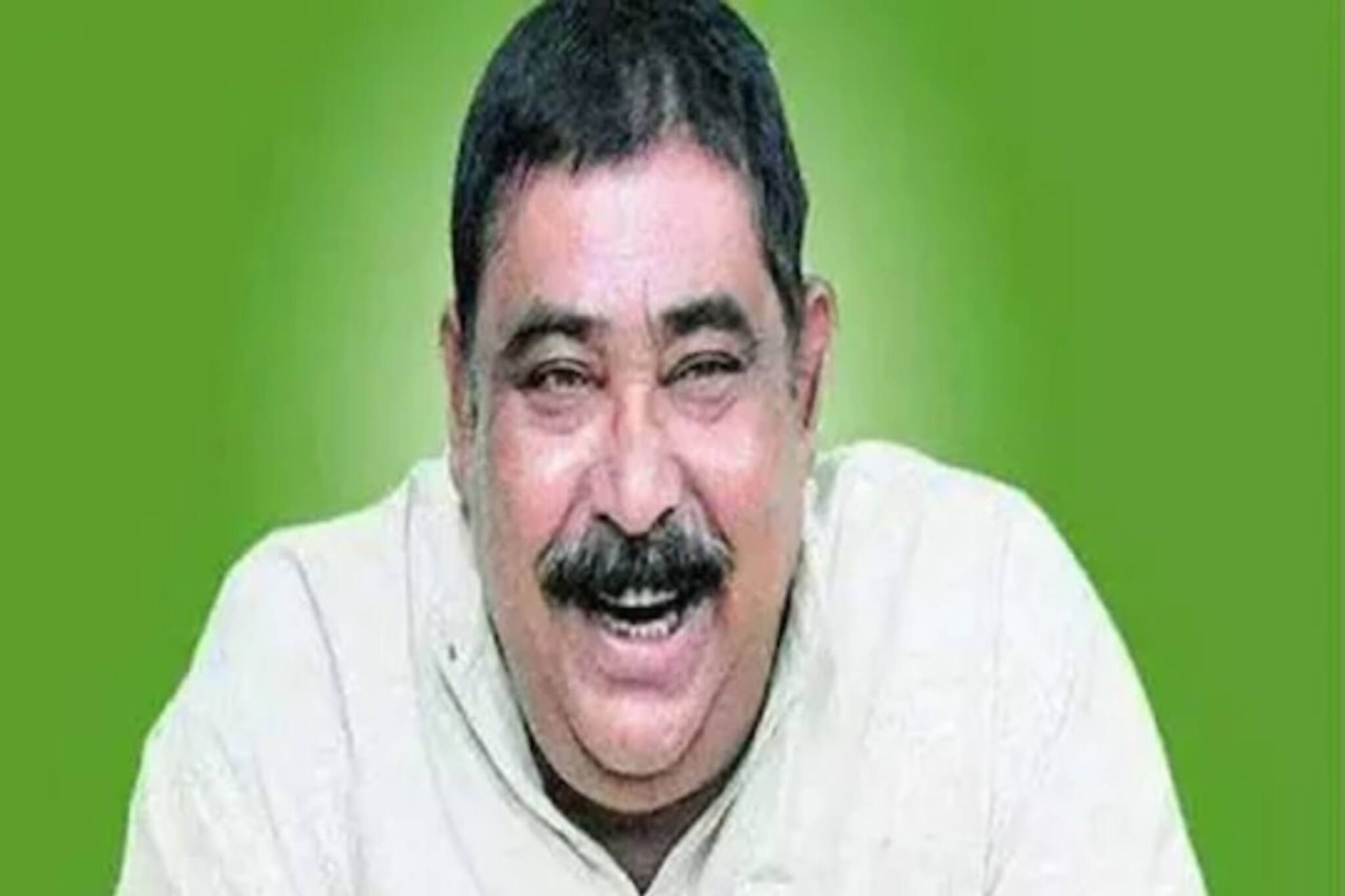 অনুব্রত কোথায়...? তিহারে না সিউড়িতে? দোল মাতালেন কেষ্ট! অনুগামীরা মাখালেন আবির!