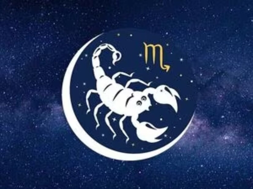 সর্বোত্তম ফল পেতে, বৃশ্চিক রাশির জাতক-জাতিকাদের জলে চিনি ও মধু মিশিয়ে অভিষেক করা উচিত, এটি শুভ ফল দেবে।