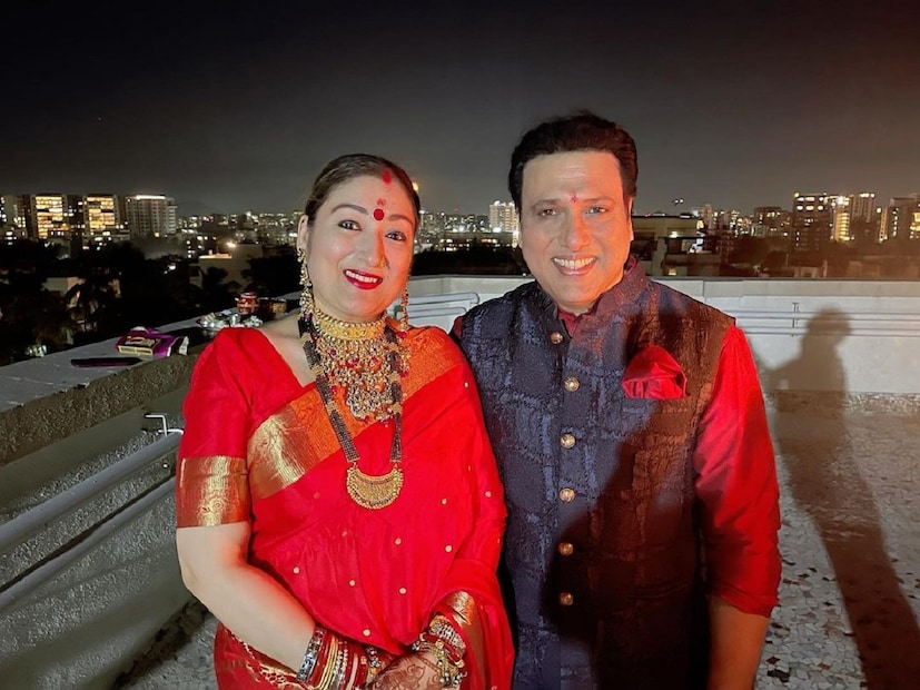 Govinda Gossip: সঙ্গে সঙ্গে খবরটি রাষ্ট্র হয়। মানসিক ভাবে ভেঙে পড়েছিলেন সুনীতা। মেনে নিতে পারেননি এই ঘটনাটি। রোজ রোজ নতুন নতুন খবর প্রকাশিত হত গোবিন্দা-রানিকে নিয়ে। সুনীতা নাকি স্বামীগৃহ ত্যাগ করবেন ভেবেছিলেন। যদিও রানি নিজে এই ধরনের খবরকে নস্যাৎ করেছিলেন।