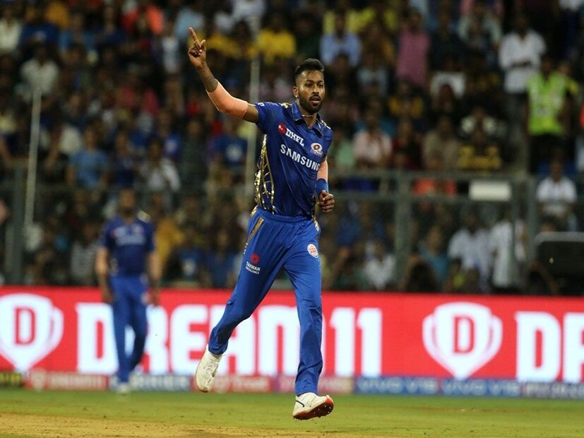 শেষ ওভারে জয়ের জন্য মুম্বইয়ের দরকার ছিল ১৯ রান। উমেশ যাদবের প্ৰথম দুই বলেই বাউন্ডারি, ওভার বাউন্ডারি হাঁকিয়ে যান হার্দিক। তবে বর্ষীয়ান পেসার ঠান্ডা মাথায় পরের দুই বলে হার্দিক, পীযুষ চাওলাকে আউট করে গুজরাতের জয় নিশ্চিত করে দেন। ঘরের মাঠে মুম্বইয়ের বিরুদ্ধে সেই সঙ্গে গুজরাত নিজেদের অপরাজেয় থাকার রেকর্ডও বজায় রাখল।