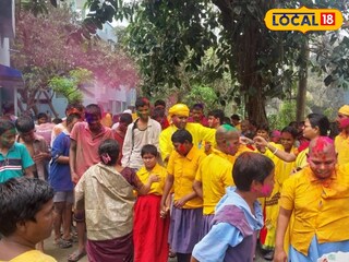 বিশেষ ভাবে সক্ষম ছেলেমেয়েদের দোল উৎসব 