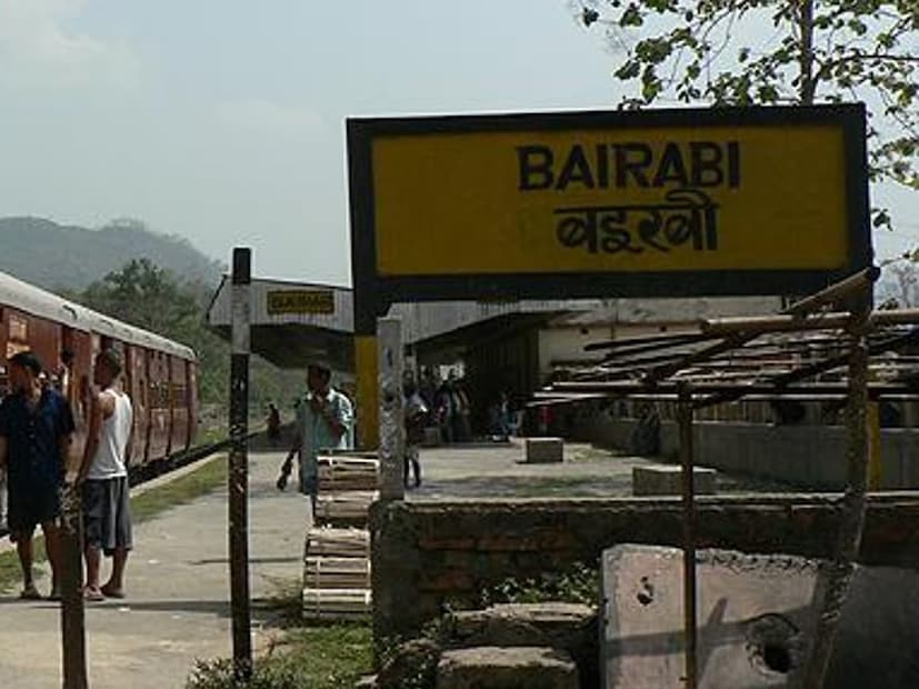 মিজোরামে মোট ১১ লক্ষ মানুষের বসবাস। এই সমস্ত বাসিন্দাদের বৈরাবী রেল স্টেশনের উপরে নির্ভরশীল থাকতে হয়। যাত্রীদের পাশাপাশি পণ্য পরিবহনের ক্ষেত্রেও এই রেলস্টেশনটির উপরই নির্ভরশীল। এই রেল স্টেশনে মোট তিনটি প্ল্যাটফর্ম রয়েছে এবং চারটি লাইন অর্থাৎ ট্র্যাক রয়েছে। 