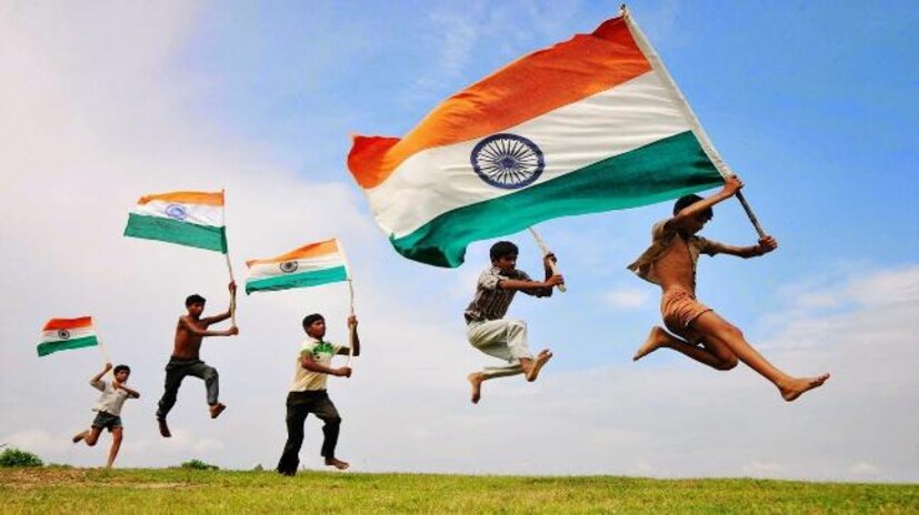 এমনকি যদি কেউ ভারতে জন্মগ্রহণ না করেন, কিন্তু এখানে বসবাস করেন এবং তাঁর পিতামাতার মধ্যে একজন ভারতে জন্মগ্রহণ করেন, তবে তিনি ভারতের নাগরিক হিসাবে বিবেচিত হবেন। যদি কোনও ব্যক্তি এখানে পাঁচ বছর ধরে থাকেন তবে তিনি ভারতীয় নাগরিকত্বের জন্য আবেদন করতে পারেন।