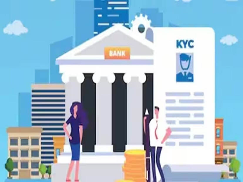 নয়া সিস্টেমে আপনাকে ১৪ সংখ্যার CKYC Number দিয়ে দেওয়া হবে ৷ পাশাপাশি আপনার কেওয়াইসি রেকর্ড SEBI-র পাশাপাশি RBI, IRDAI ও PFRDA সব জায়গায় পাঠিয়ে দেওয়া হবে ৷ এর জেরে আপনাকে আর প্রত্যেক জায়গার জন্য আলাদা করে কেওয়াইসি করাতে হবে না ৷ 