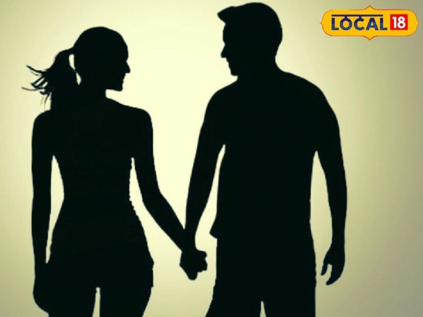 পিরিতি কাঁঠালের আঠা, লাগলে পরে ছাড়ে না! প্রচলিত প্রবাদের এই কথার সত্যতা প্রমাণ হল শীতলকুচিতে। প্রতিবেশী দেওরের প্রমে মজে বৌদি। আর সেই দীর্ঘদিনের প্রেমের টানেই ঘর ছাড়ল গৃহবধূ। তবে খালি হাতে নয়। বাড়ির সমস্ত গহনা, টাকা-পয়সা সব নিয়ে দেওরের সঙ্গে চম্পট দেয় জনৈক ওই গৃহবধূ। এই ঘটনার সর্বস্ব হারিয়ে দিশেহারা জনৈক গৃহবধূর পরিবার।