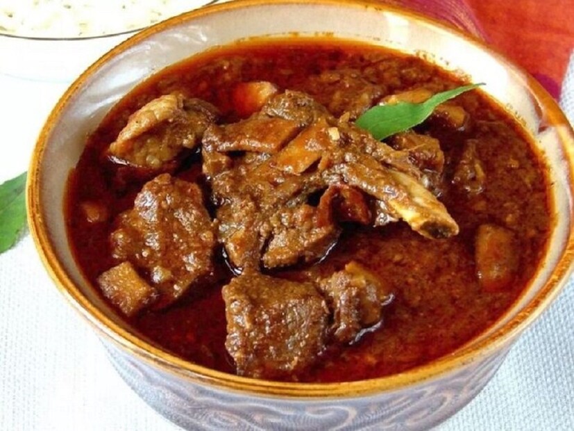 খাসির মাংসের স্বাদ ঠিকঠাক পাওয়ার জন্য খাসির ওজনও জানা জরুরি।  মাংসবিক্রেতারা জানান, যে সব খাসির ওজন ১২ থেকে ১৫ কিলোগ্রামের মধ্যে সেগুলির মাংস সেদ্ধ হয় ভাল, সুস্বাদুও হয় রান্না। 