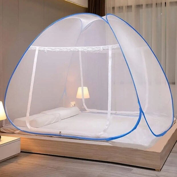 এই Odomos Mosquito Net ভাঁজ করা যায় এবং কোনও প্রকার সাপোর্ট ছাড়াই বিছানায় রাখা যায়। এটি সম্পূর্ণ নিরাপত্তার জন্য একটি চেইন দিয়ে বন্ধ করার ব্যবস্থাও রয়েছে। আপনি সহজেই এটি ভাঁজ করে একটি ছোট ব্যাগে রাখতে পারেন। Odomos Mosquito Net ডাবল বেডের দাম: ১,০৫০ টাকা।