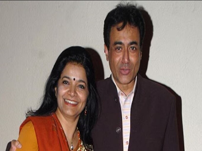আইএএস স্মিতা ভরদ্বাজের সঙ্গে বিয়ে হয় নীতীশ ভরদ্বাজের৷ স্ত্রীর বিরুদ্ধে মানসিক হেনস্থার অভিযোগ তুলেছেন অভিনেতা। এ ঘটনায় ভোপাল থানায় অভিযোগ দায়ের করা হয়েছে। এছাড়াও, ভোপাল কমিশনার এই মামলার তদন্তের দায়িত্ব অতিরিক্ত এসপি শালিনী দীক্ষিতকে দিয়েছেন।