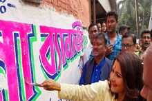 ভোটের প্রচারে চমক হুগলির তৃণমূল প্রার্থী রচনা বন্দ্যোপাধ্যায়ের