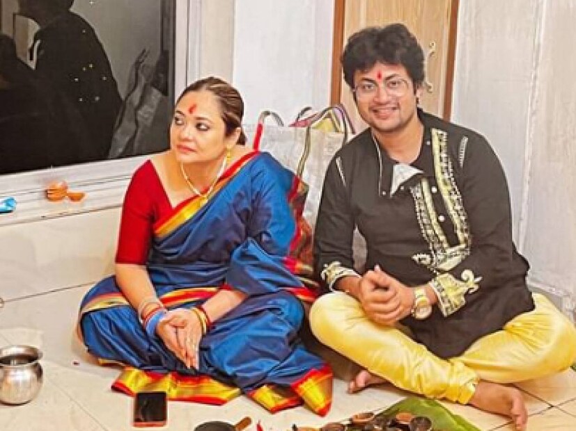 Rupanjana Mitra Second Marriage: রূপাঞ্জনা বা রাতুল কেউই এখনও বিয়ের তারিখ স্থির করেননি। নানা রকমের ভাবনাচিন্তা চলছে। তবে এ কথা স্পষ্ট, খুব তাড়াতাড়ি স্বামী-স্ত্রী হিসেবে সংসার শুরু করবেন। তাঁদের সংসারের চোখের মণি হয়ে থাকবে ছোট্ট রিয়ান।
