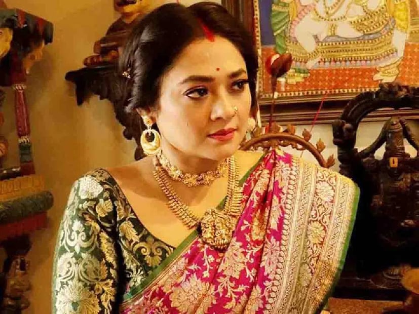 প্রথমবার ভালবেসে বিয়ে করে সংসার করতে পারেননি আনন্দে। আলাদা হতে হয়েছিল খুব তাড়াতাড়ি। সেই রূপাঞ্জনা আবার ভরসা করেছেন প্রেমে, আবার বিয়ের প্রতি শ্রদ্ধা বেড়েছে তাঁর। রাতুল ৬ বছরের ছোট হলেও তাঁর সঙ্গে মনের মিল অনেক বেশি।
