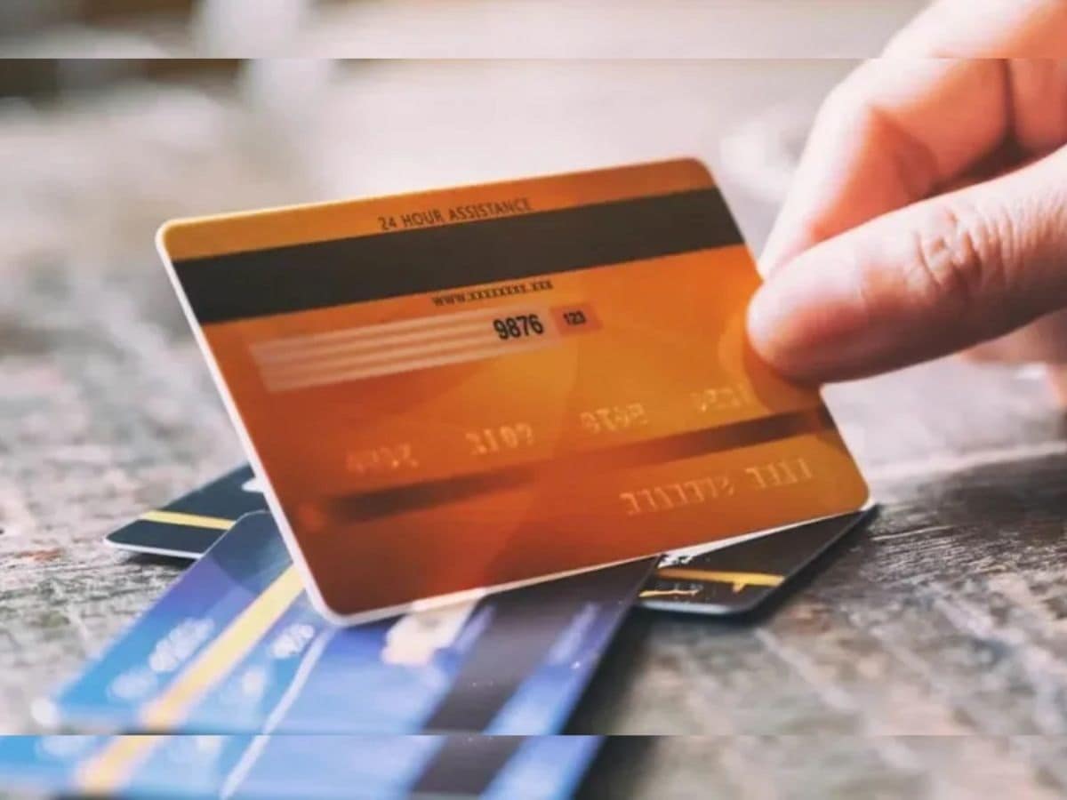 - SimplySAVE Employee SBI Card- SimplySAVE Advantage SBI Card - Gold & More Titanium SBI Card - SBI Card Unnati
