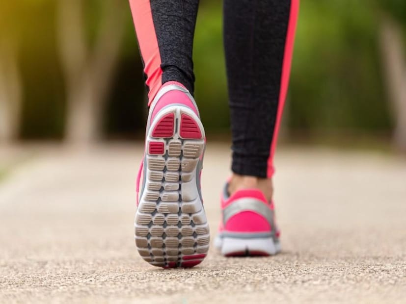 তবে এমনও দেখা যায় কিছু মানুষ অল্প পরিশ্রমেই দ্রুত কমিয়ে ফেলেন ওজন। দেখে তাজ্জব লাগলেও অনেক ক্ষেত্রেই আমরা বুঝতে পারি না রহস্যটা কী। আবার কিছু লোক অনেক পরিশ্রম করেও ওজন কমাতে পারেন না কিছুতেই।