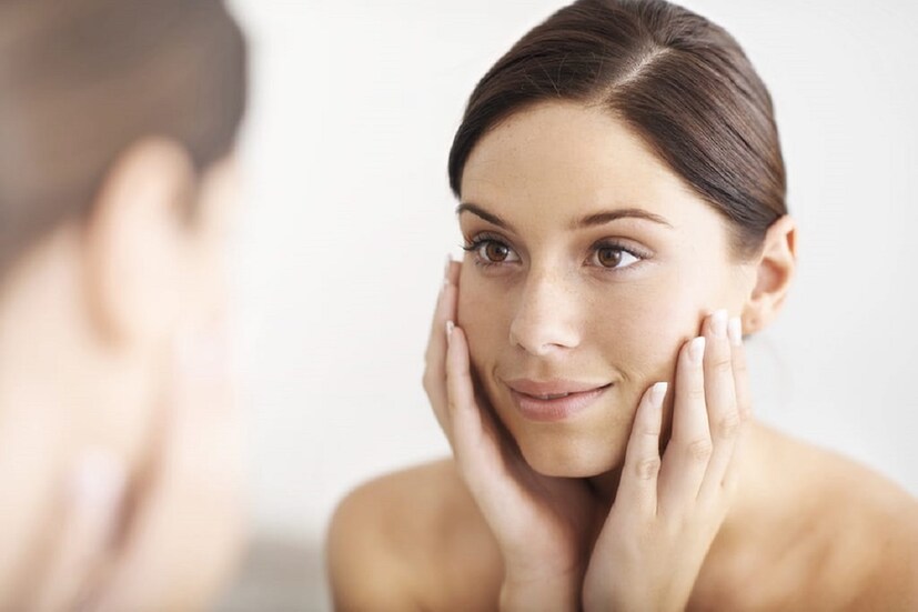 ১৮ র তরুণীর মতো টানটান সুন্দর ত্বক পেতে আর ক্রিম নয় বাড়িতে থাকা কফির যে কোনও একটি প্যাক চটজলদি বানিয়ে সপ্তাহে তিনদিন পুরো শরীরে লাগান। আর সপ্তাহখানেক পরেই ম্যাজিক দেখুন।