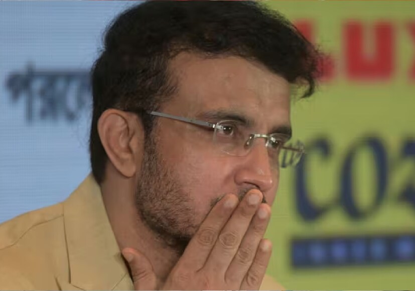 সৌরভের বায়োপিকে মূখ্য ভূমিকায় অভিনয় করবেন আয়ুষ্মান খুরানা। এ খবর এখন সবার জানা। একটা সময় ঋত্বিক রোশন, রণবীর কাপুরের নামও শোনা গিয়েছিল।